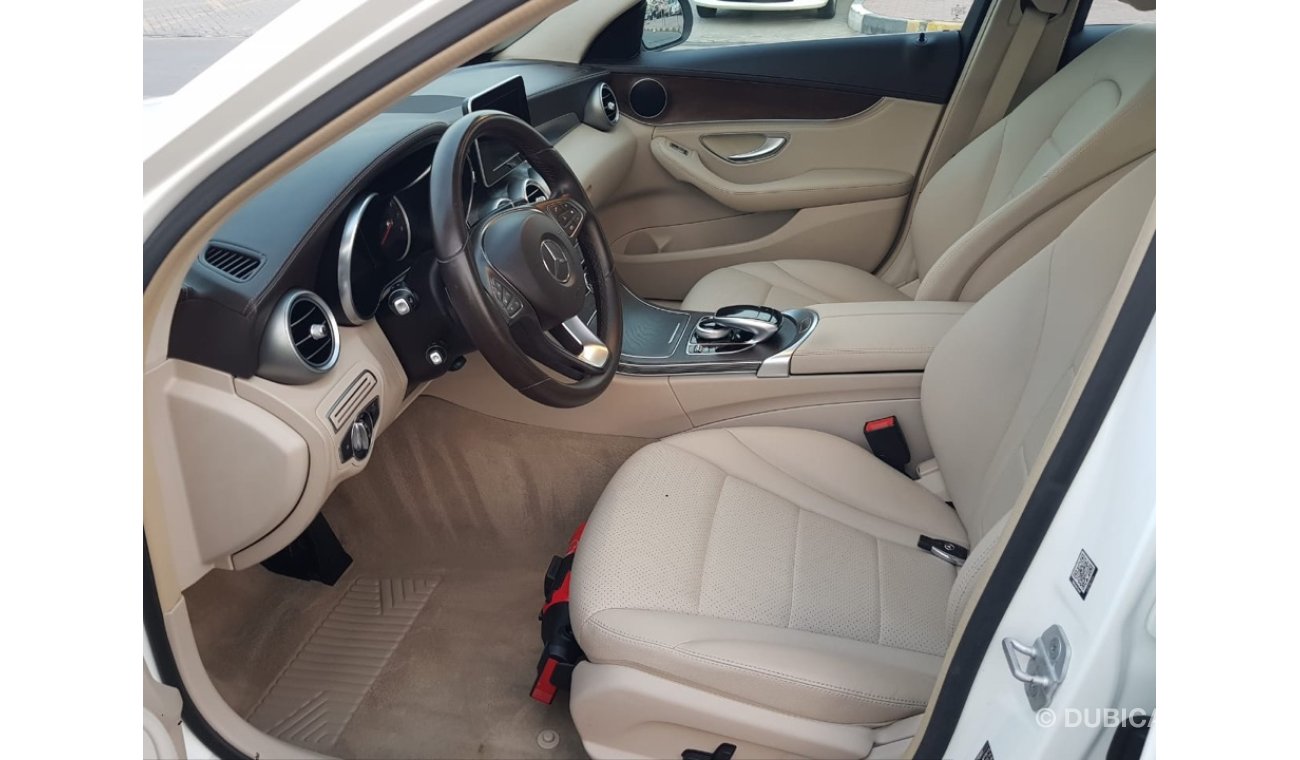 مرسيدس بنز C200 Mercedes Benz C200 model 2015 GCC car prefect condition full option low mileage 97000km only  panor