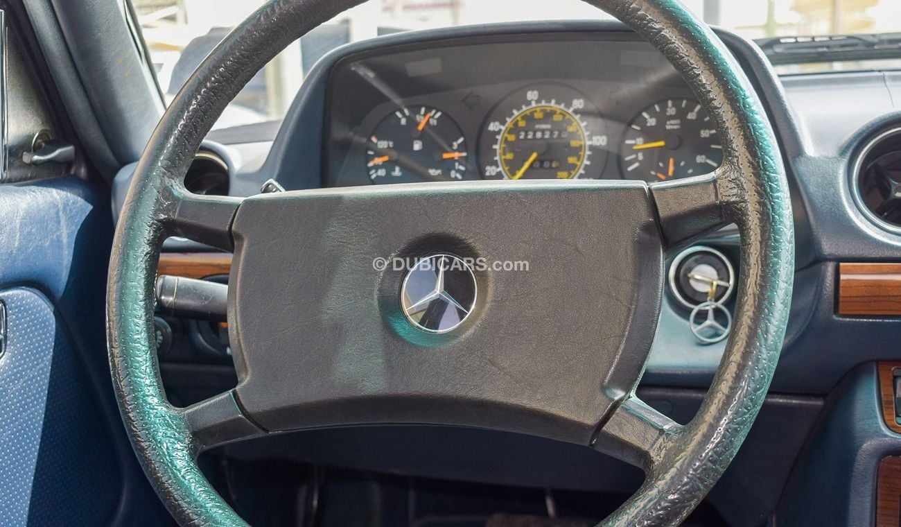 مرسيدس بنز 300 D