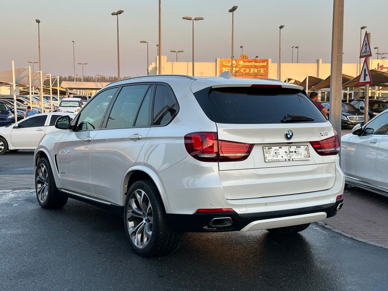 بي أم دبليو X5 50i لاكجري