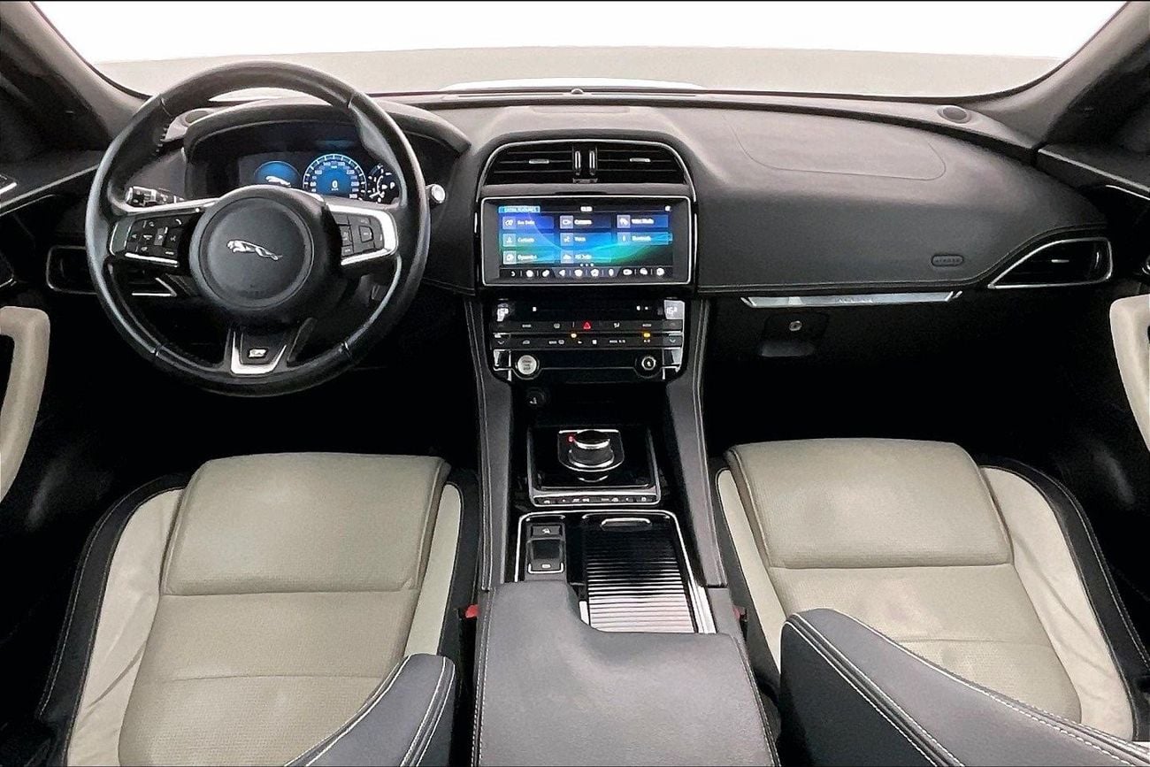 جاكوار F بيس R-Sport | عرض العيد الحصري | خالية من أضرار الفيضانات