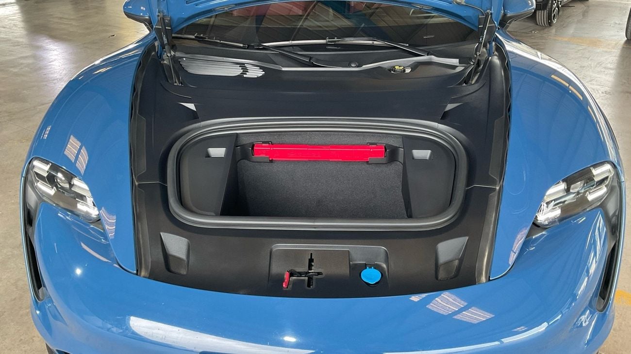 بورش تايكان 4 Cross Turismo | شامل الضمان | 0 ﺪﻔﻋﺓ ﺃﻮﻟﻯ