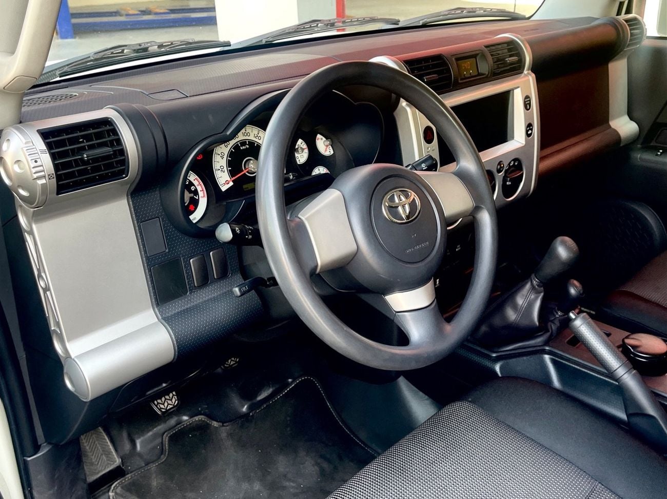 Toyota FJ Cruiser BASE | Manual Transmission | Magnuson Supercharger