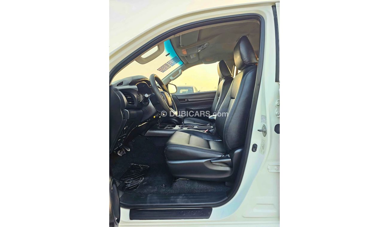 تويوتا هيلوكس GLX / A/T/ 2.7L PETROL 4WD / SIDE STEPS / FULL OPTION / EXPORT ONLY / LOT#91992