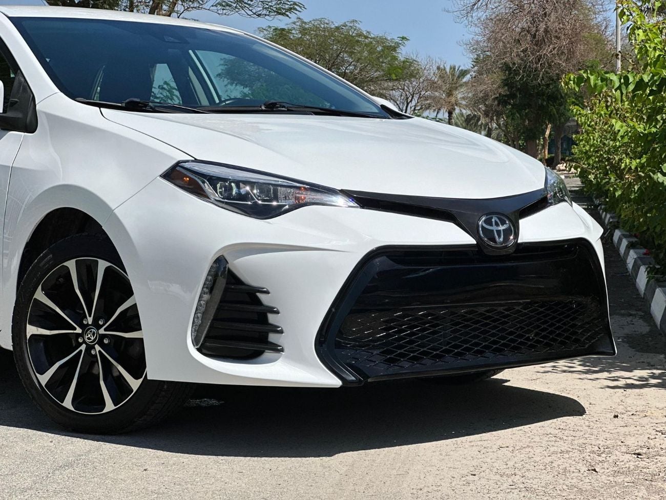 تويوتا كورولا Year: 2017  SE Engine: 1.8L V4 UAE Pass