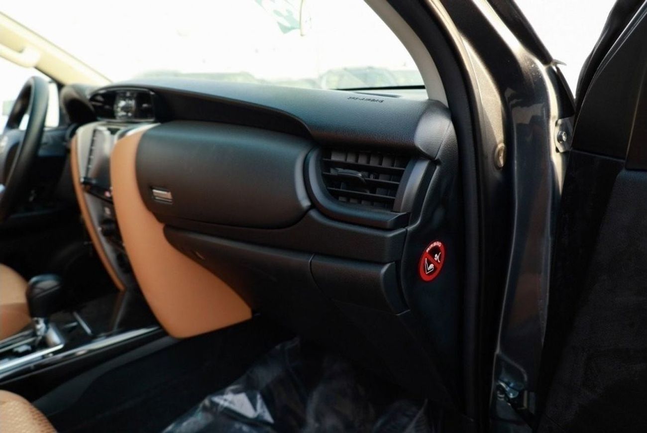 Toyota Fortuner Toyota Fortuner SR5 2.7L petrol 7Seats 4WD full option 2024