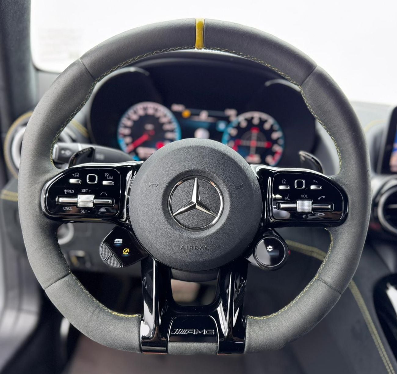 مرسيدس بنز AMG GTR 2021 Mercedes AMG GT R Coupe, 2027 Mercedes Warranty + Service Pack, Very Low Km, GCC