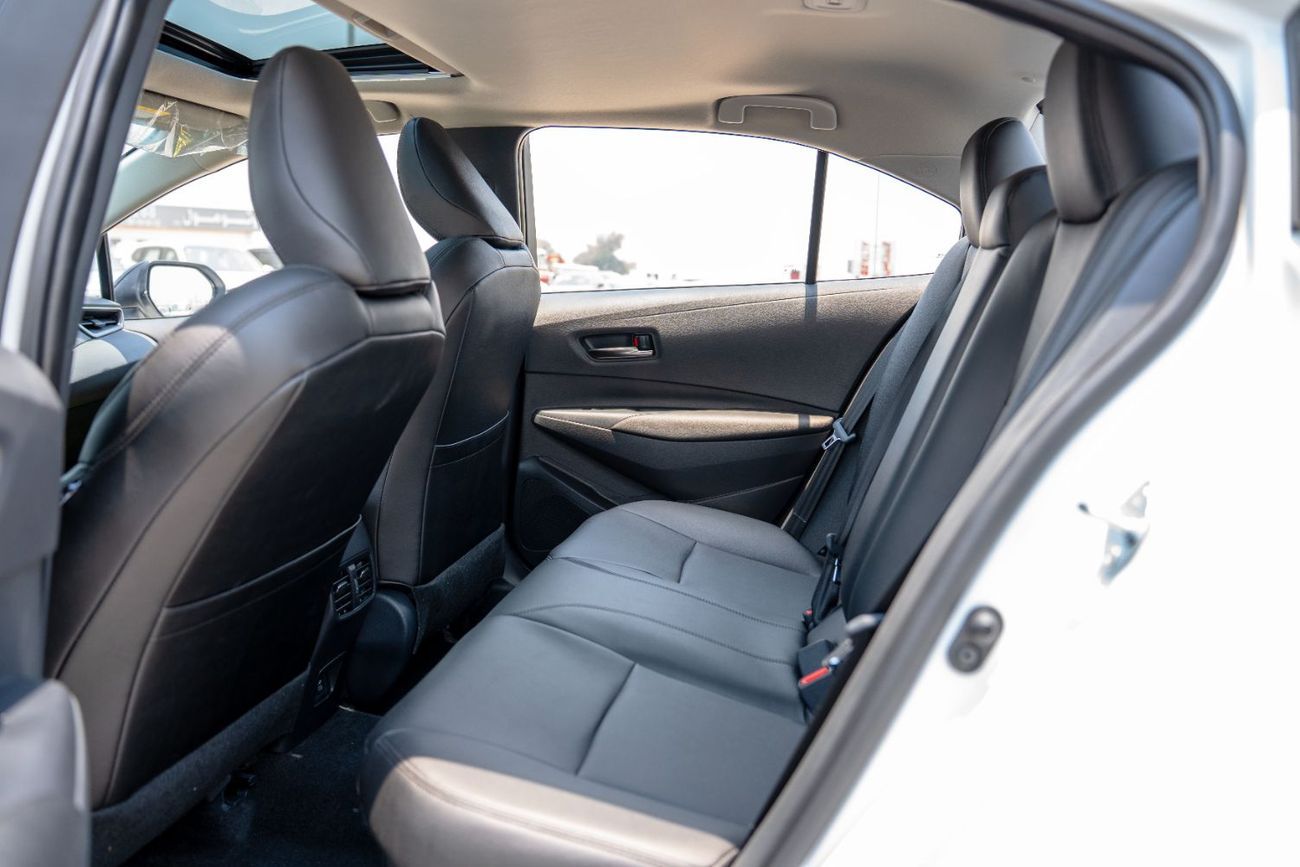 تويوتا ليفين تويوتا ليفين سبورت 2025 النسخة السوداء 1.8 لتر هجين