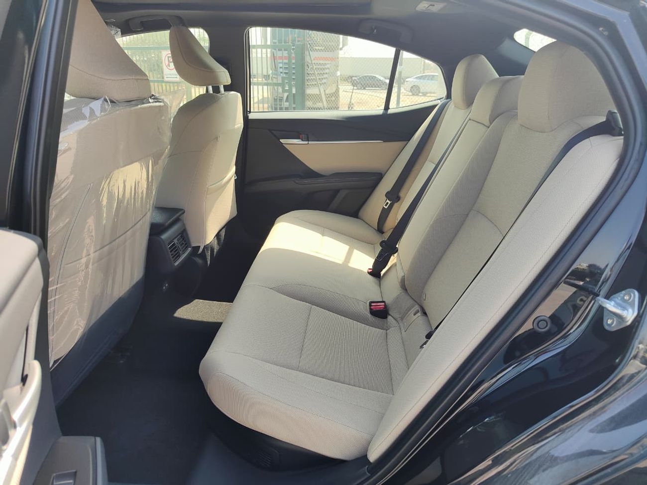 Toyota Camry 2025 Toyota Camry LE with Panoramic Roof 2.5L 4-Cyl Hybrid A/T FWD Export Only