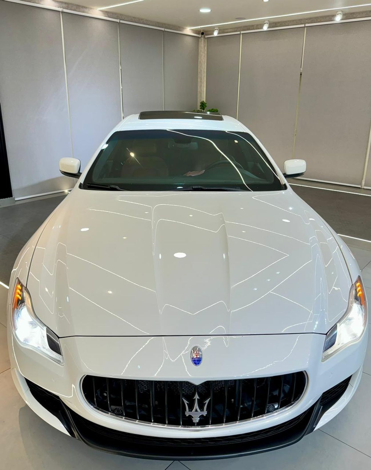 مازيراتي كواتروبورتي S Q4 3.0L (530 HP) SPECIAL MASERATI QUATTROPORTE S V6 ENGINE || GCC SPECS || ACCIDENT FREE || TOP OF