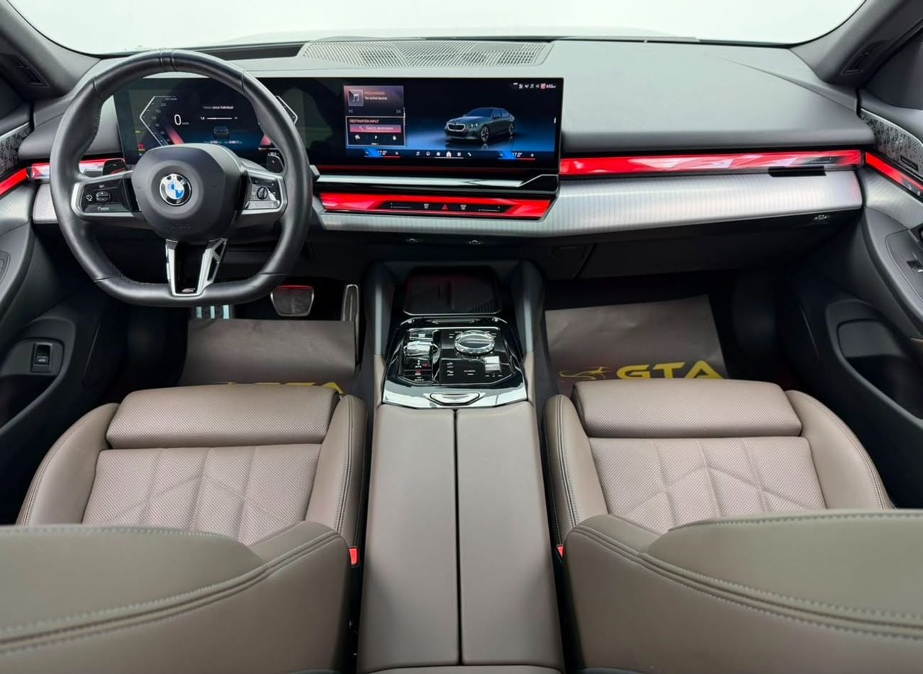 بي أم دبليو 520i M SPORT