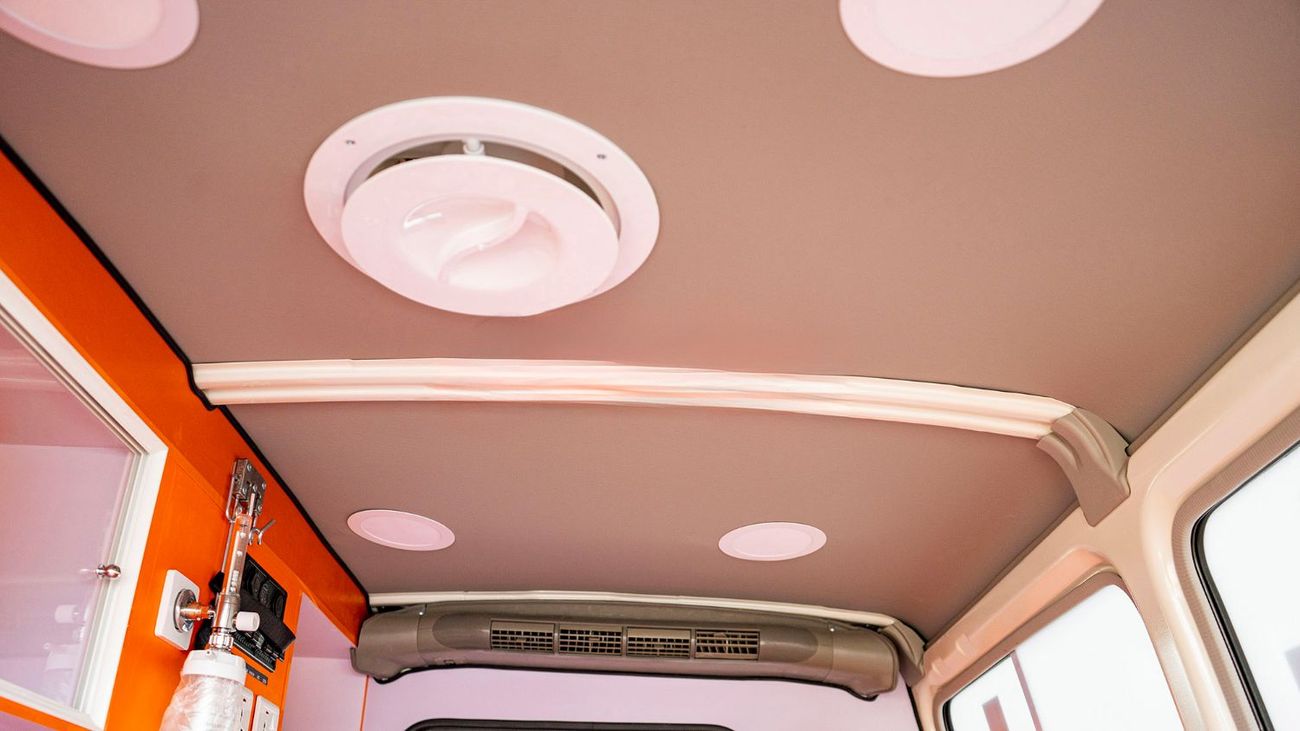 Toyota Land Cruiser 70 Toyota LC78 Hard Top Ambulance 4.2L V6 Diesel MT  MY2025 for export only