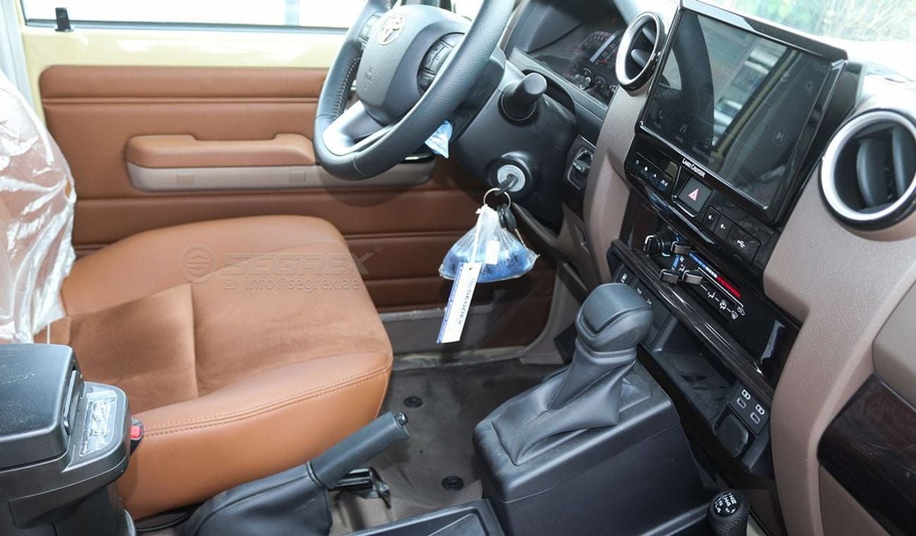 تويوتا لاند كروزر بيك آب LC79, Single Cabin, 4.0L Petrol 4WD 6-Speed Automatic | Brand New | 2025 Model | For Export