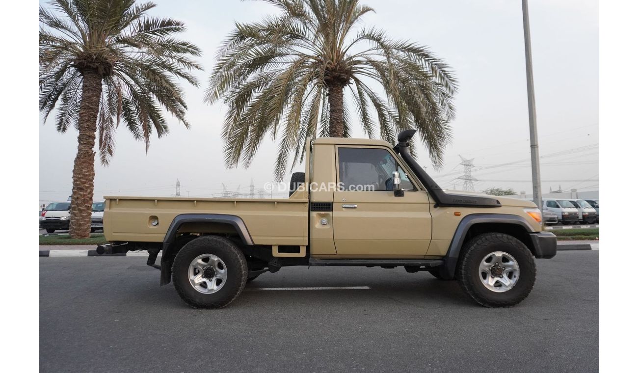 Toyota Land Cruiser Pick Up Hard Top