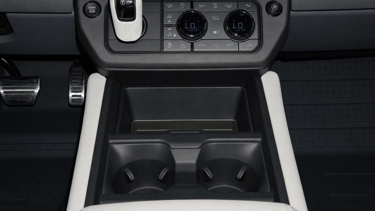 Land Rover Defender 110 OCTA  P635 | Sargasso Blue | Light Cloud/Lunar | 635 HP