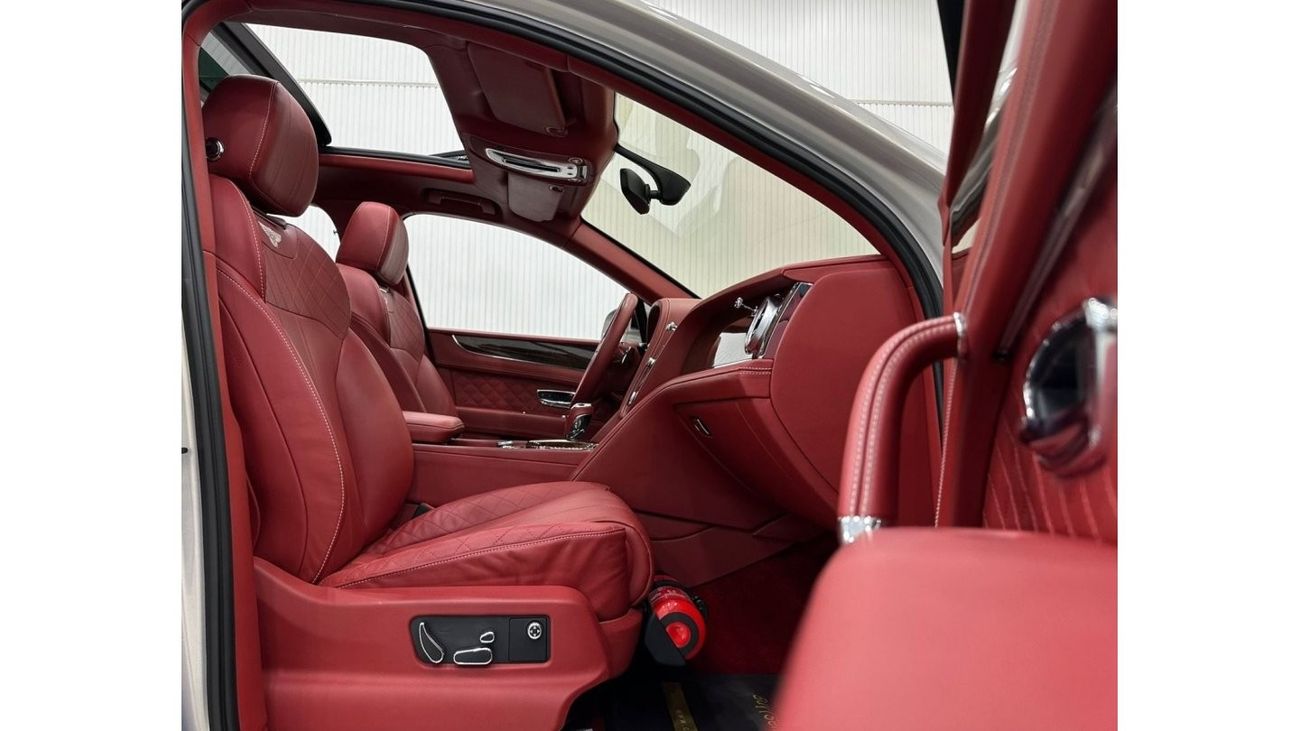 Bentley Bentayga 2017 Bentley Bentayga First Edition W12, Full Service History + Service Contract, Full Options, GCC