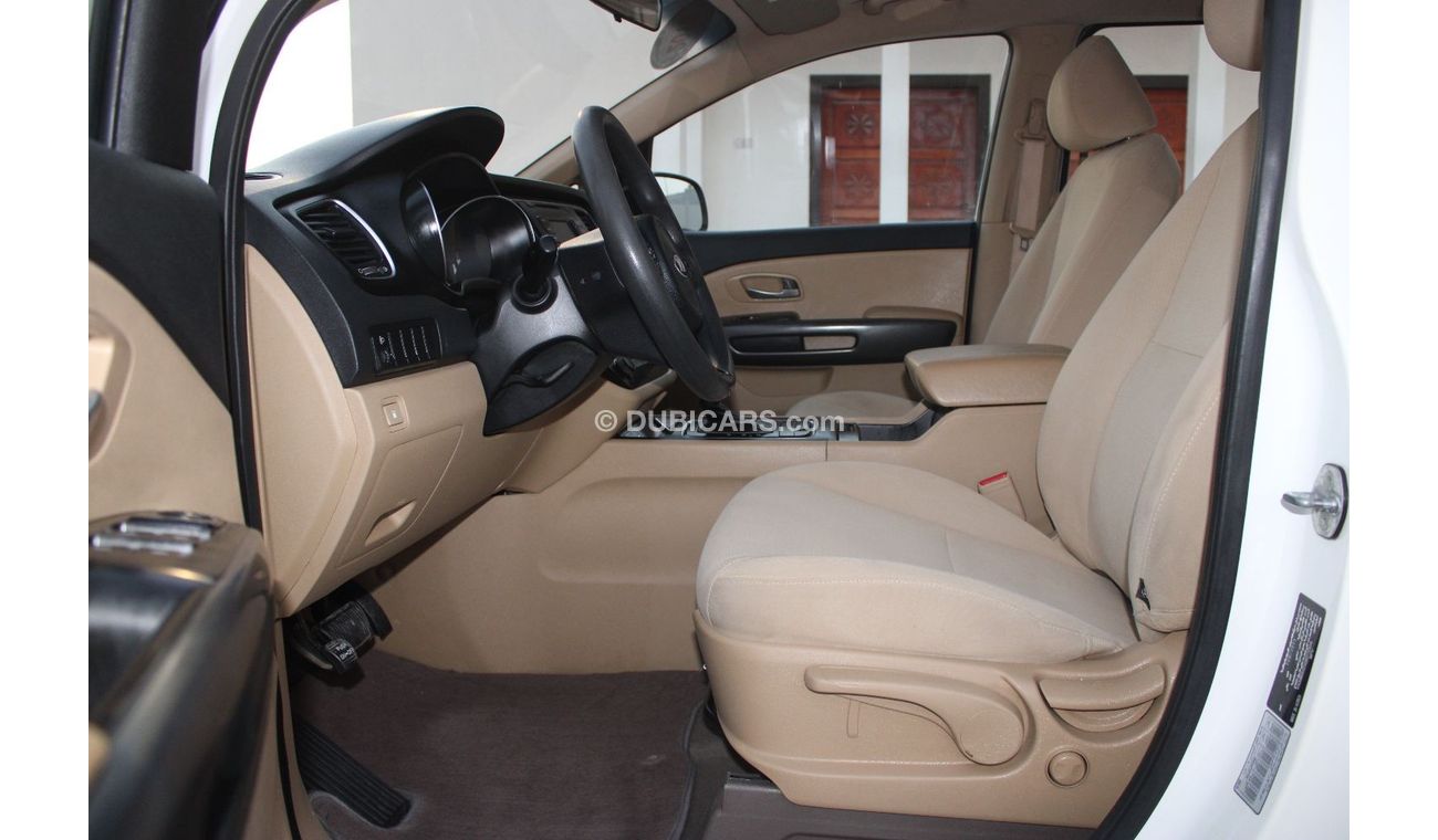 كيا كارنيفال كيا كرنيفال 2016 خليجي بحالة ممتازة بدون حوادث نظيفه جدا من الداخل والخارج