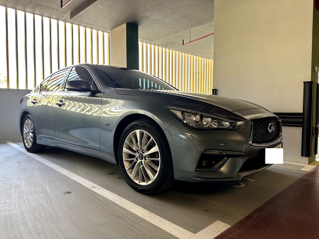 Infiniti Q50 Premium 2.0L