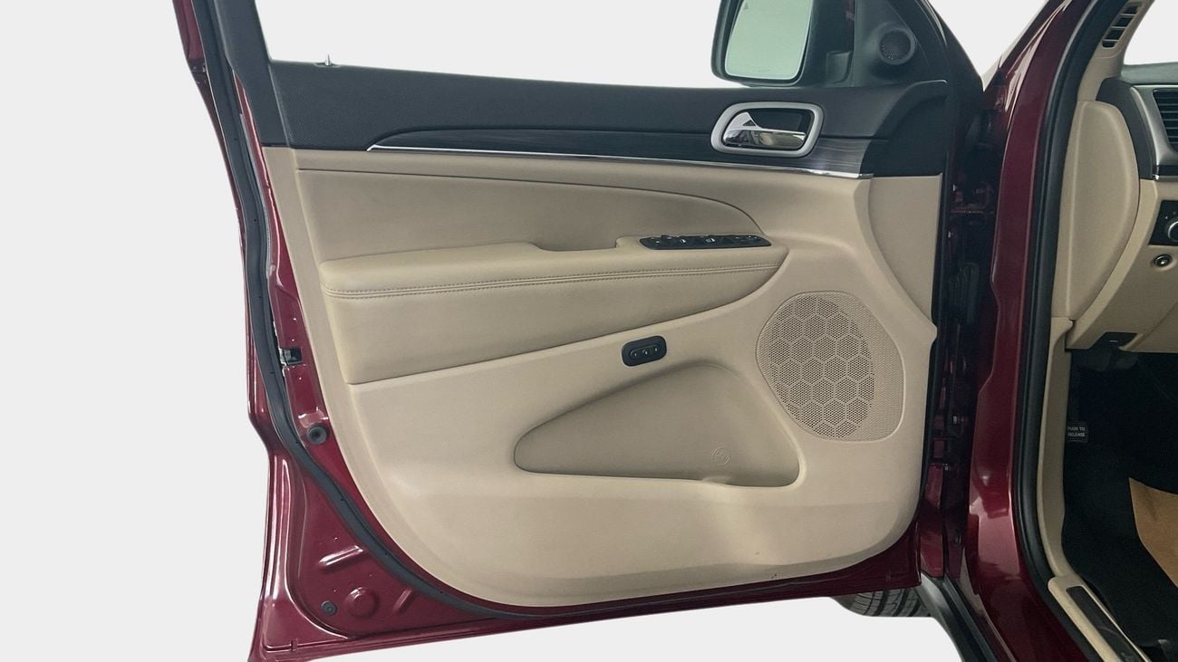 جيب جراند شيروكي 3.6 LIMITED 4WD AUTO | شامل الضمان | 0 ﺪﻔﻋﺓ ﺃﻮﻟﻯ