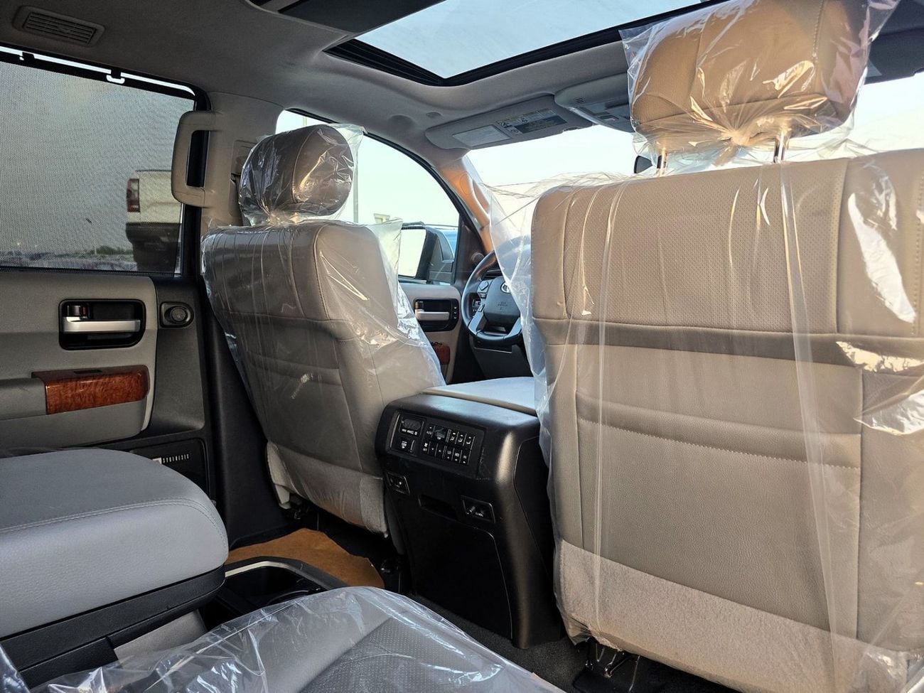 Toyota Sequoia Platinum 2020 USA specs