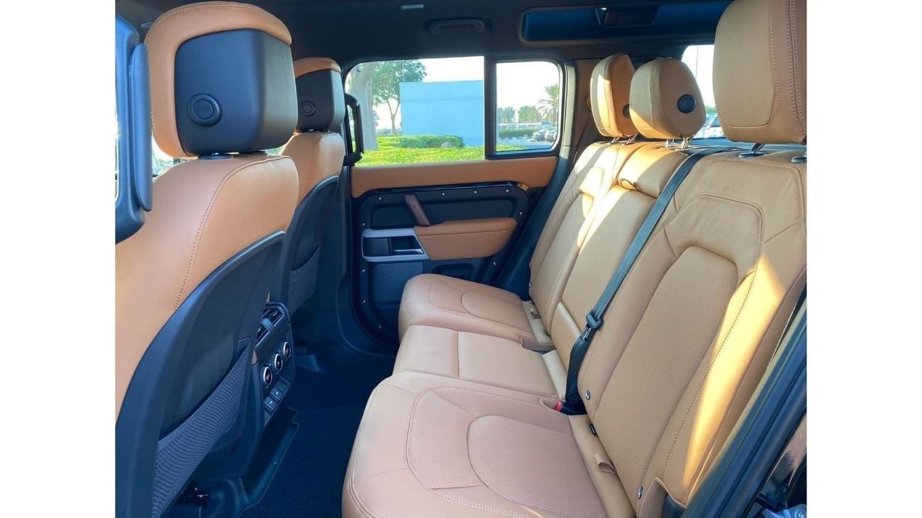 Land Rover Defender HSE 110 BRAND NEW GCC SPEC UNDER WARRANTY AND SERVICE
