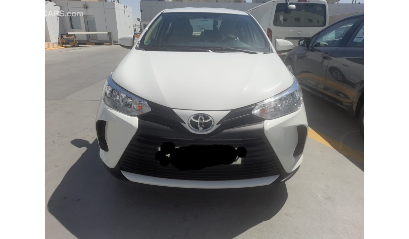 Toyota Yaris 1.3 L basic option