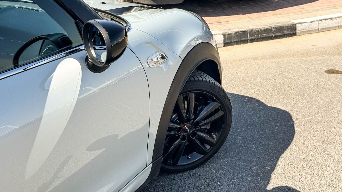 ميني كوبر إس JCW Kit 2022 Full Service History GCC Low Mileage 2.0L Turbo 4 Cylinders