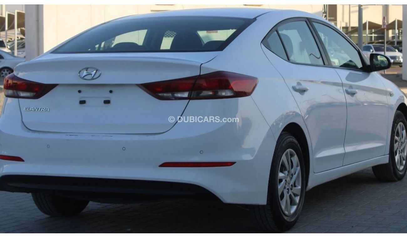 Hyundai Elantra GL Hyundai Elantra 2018 GCC in excellent condition without accidents