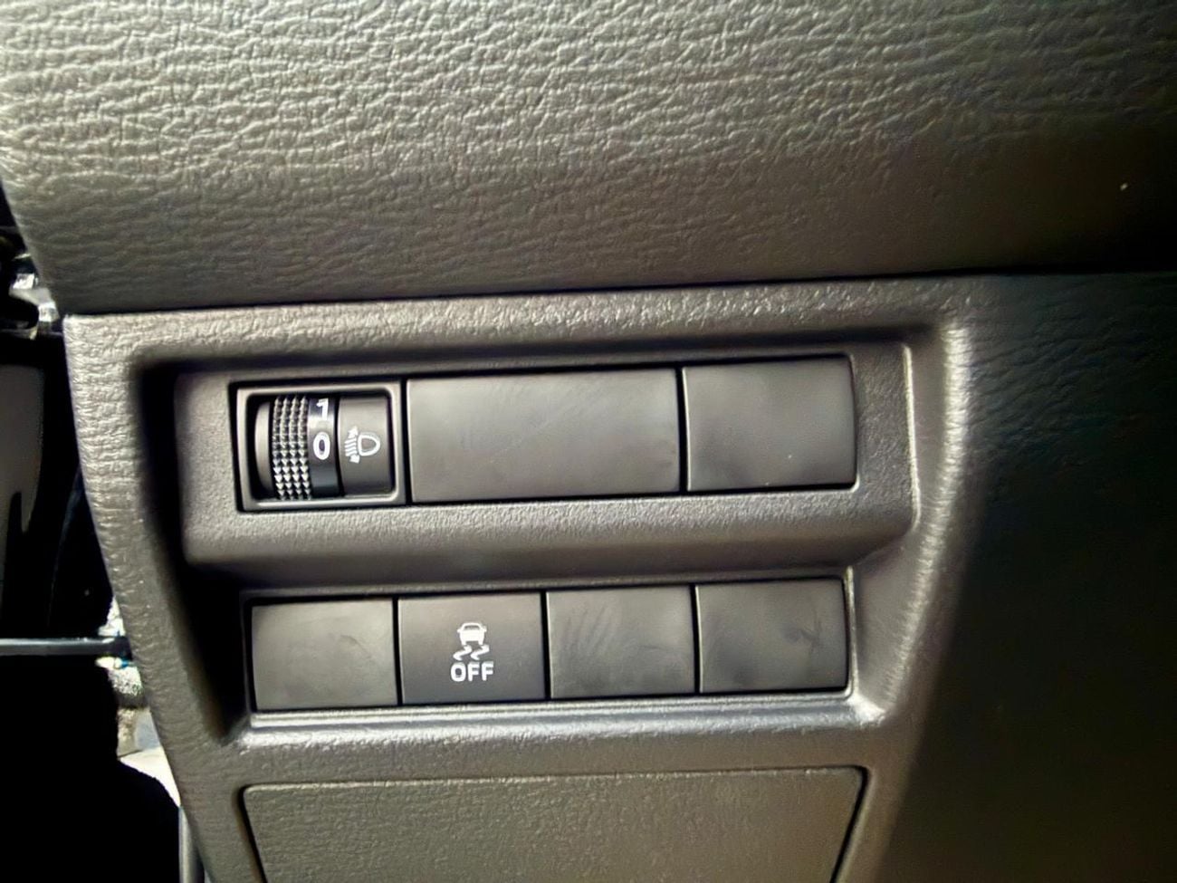 Mitsubishi L200 GL Double Cab Petrol 2.4L