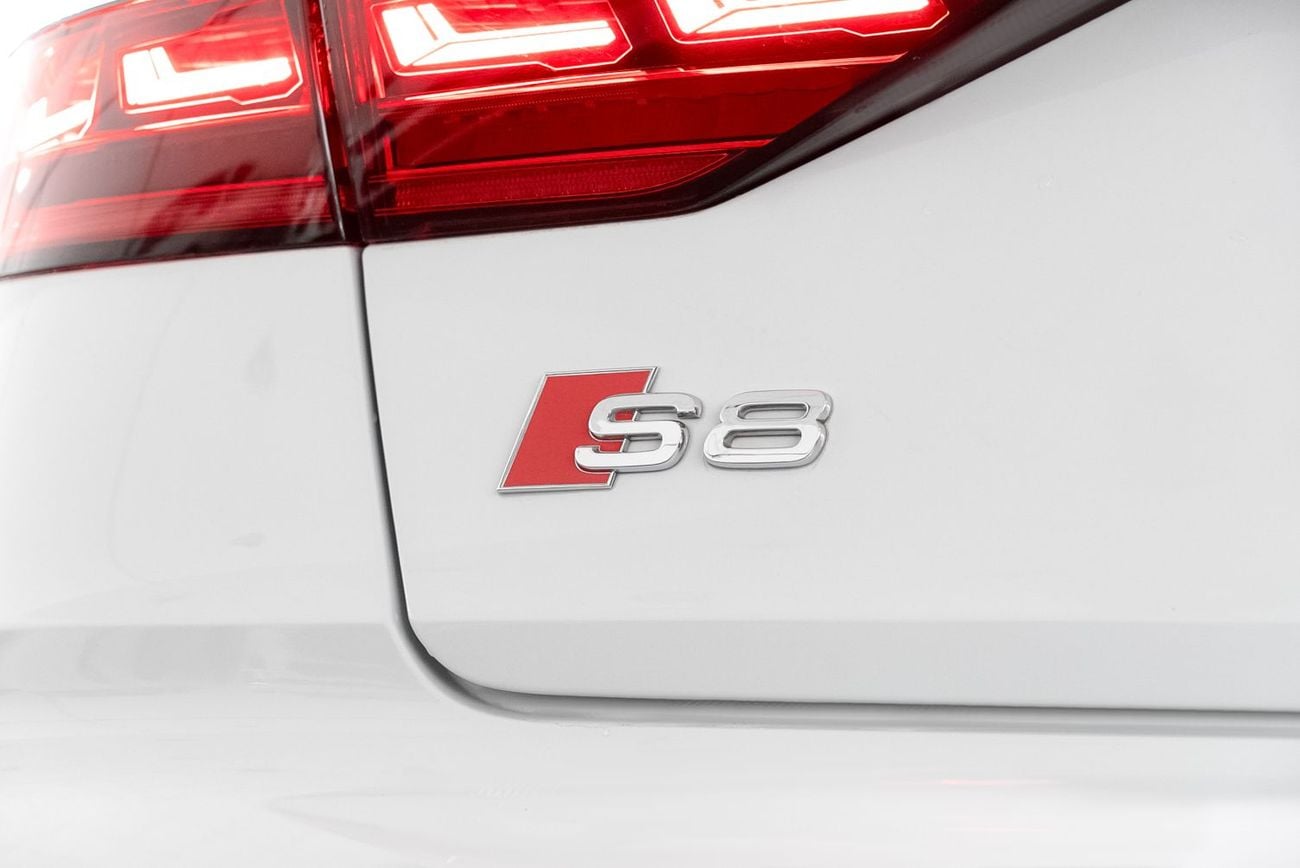 Audi S8 TFSI quattro 4.0L