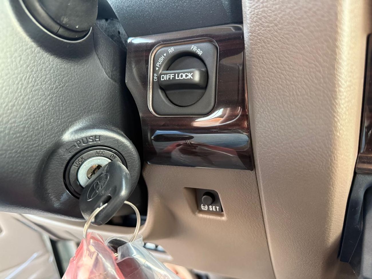 Toyota Land Cruiser Pick Up TOYOTA LC79 Diesel 2.8L Double Cabin A/T Diff-Lock 2025 MODEL