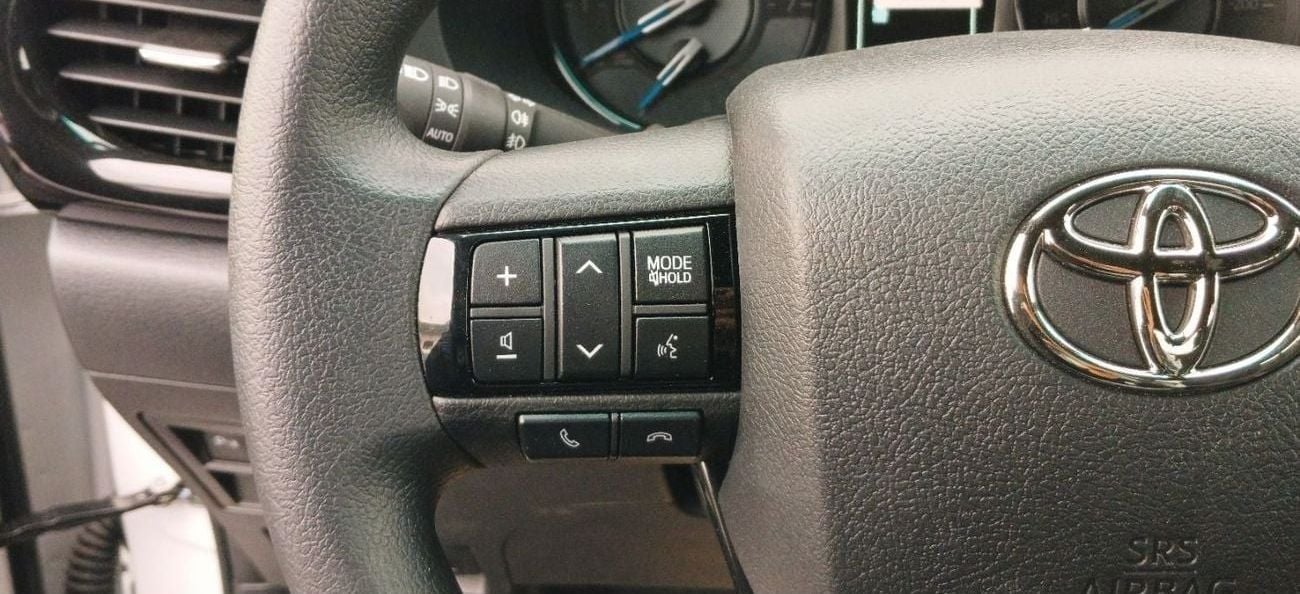 Toyota Hilux ADVENTURE Toyota Hilux Adventure 4.0L Petrol 2025YM