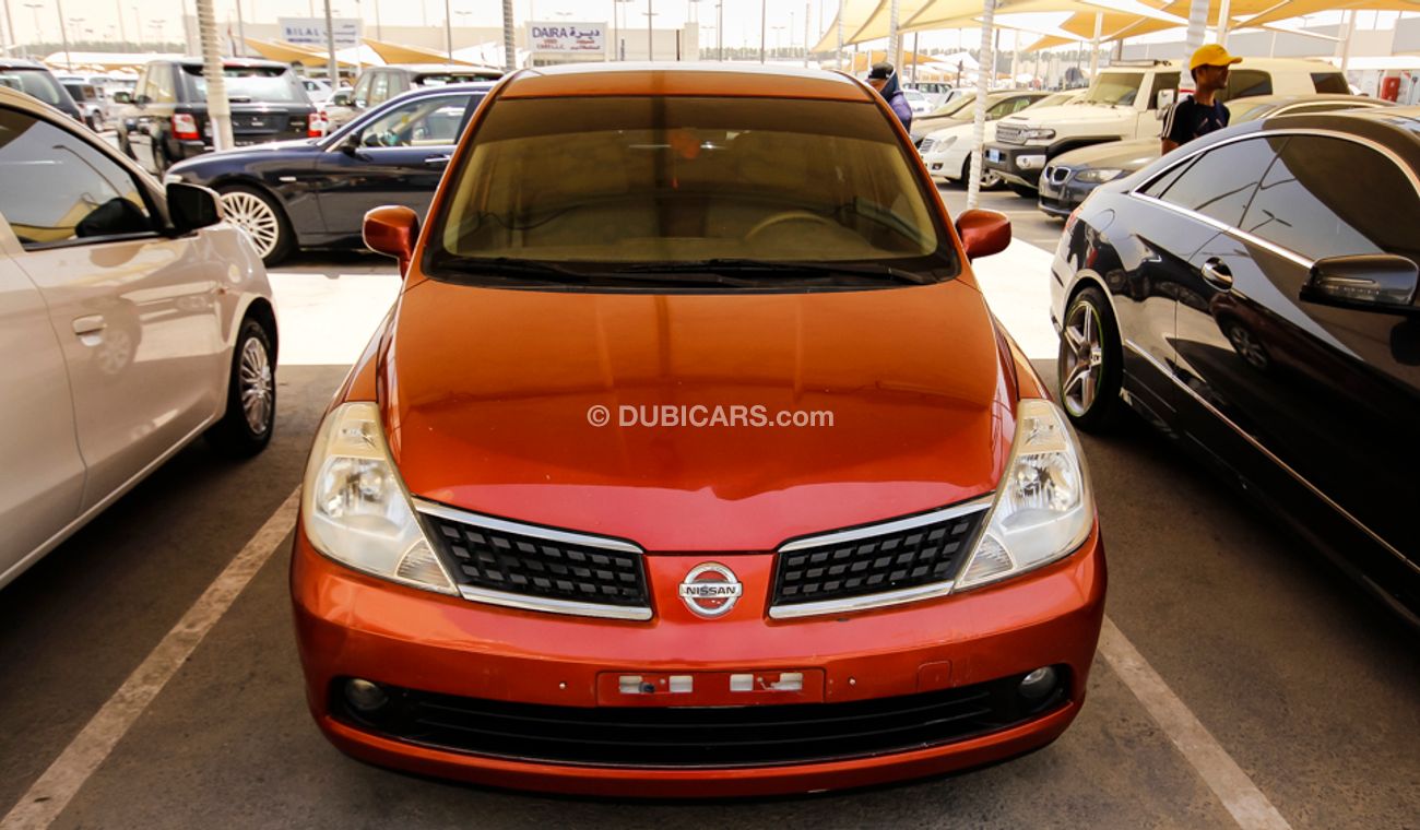 Nissan Tiida SE
