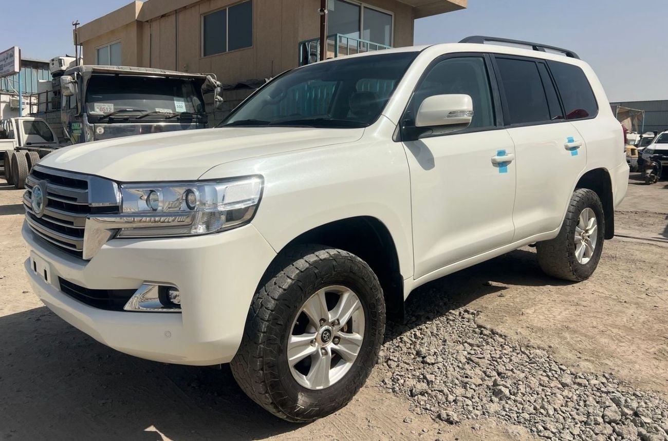 Toyota Land Cruiser GXR Land Cruiser ,Fuel Diesel ,Capacity 4500 cc ,Right Hand Drive ,For Export Only