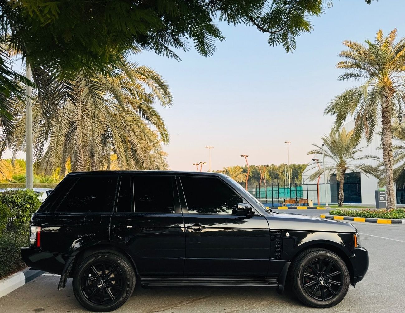 Land Rover Range Rover GCC .. HSE .. V8 .. Perfect Condition .. Top Range .. 2 keys