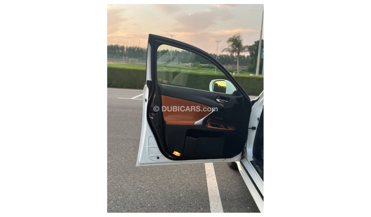 Lexus IS300 MODEL 2013 GCC CAR PERFECT CONDITION INSIDE AND OUTSIDE FULL OPTION SUN ROOF LEATHER SEATS NAVIGATIO