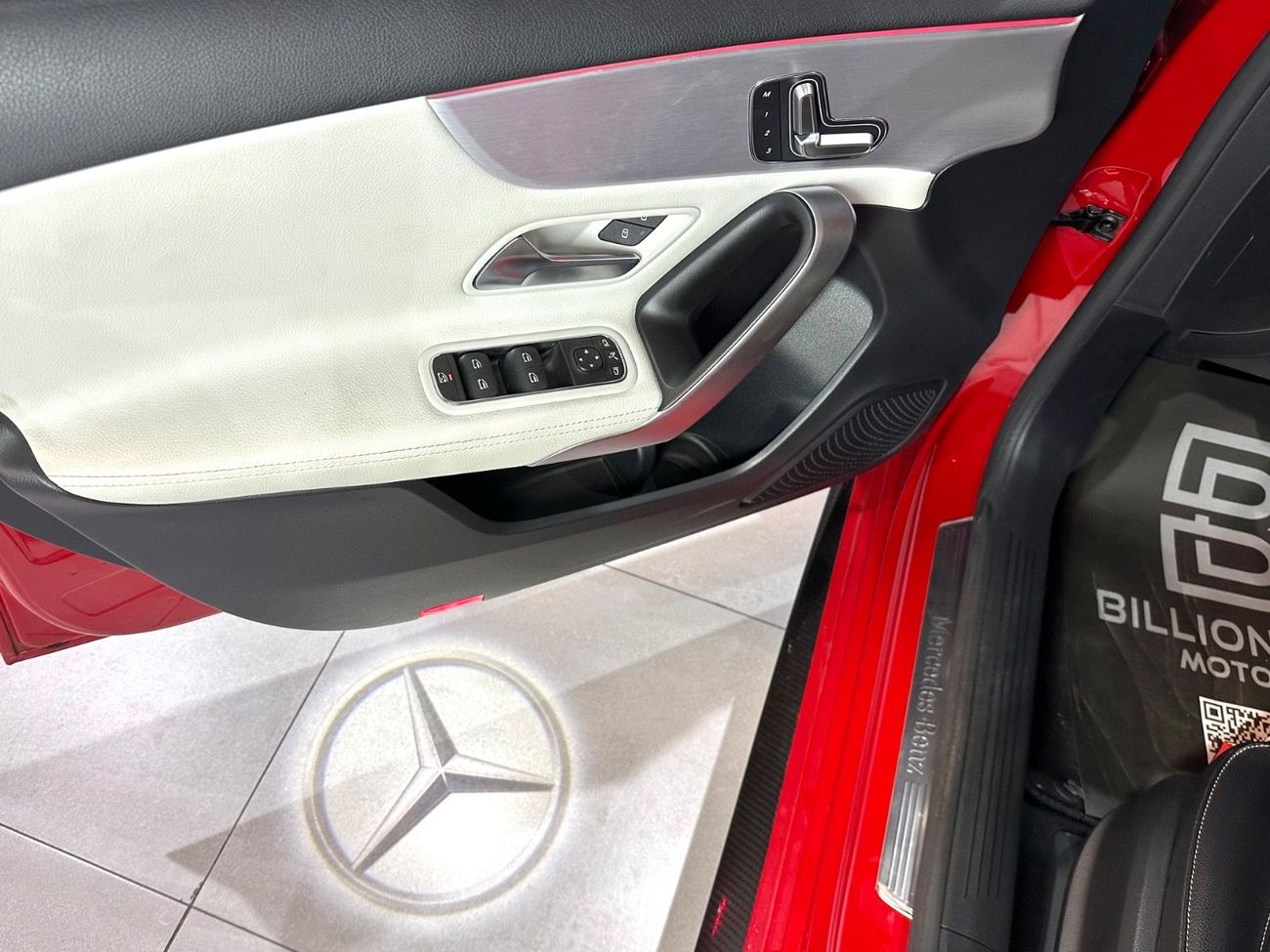 Mercedes-Benz A 250 Premium + 2.0L MERCEDES-BENZ A250 | GCC | 2019 | CLEAN CAR 1 OWNER