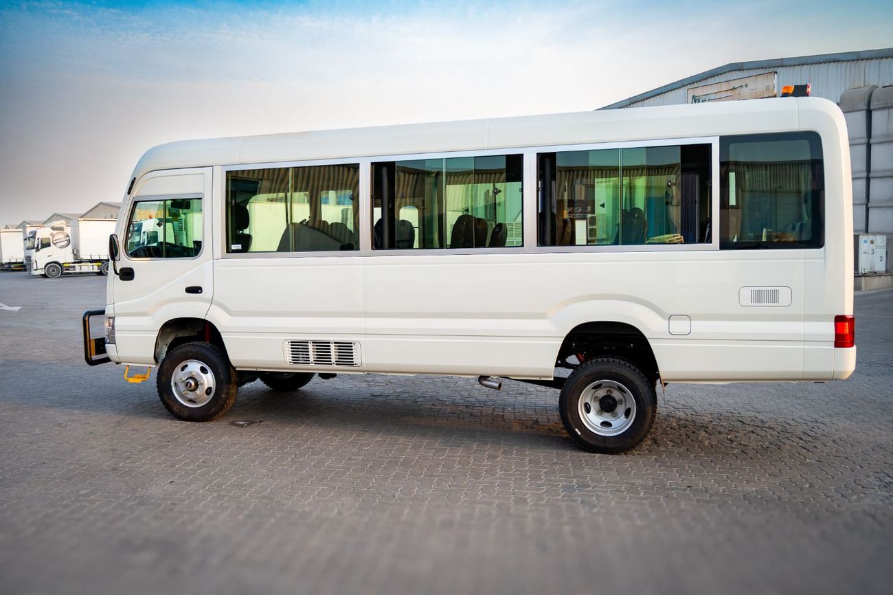 تويوتا كوستر 4.2 DSL MANUAL BUS 30 SEATS | 4x4