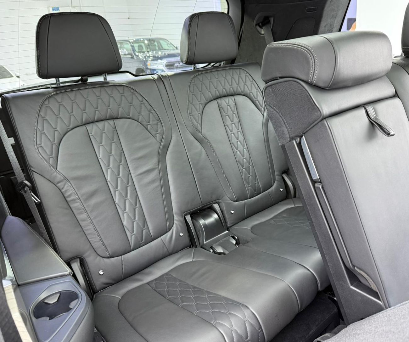 بي أم دبليو X7 2019 BMW X7 xDrive40i M-Sport, Warranty, Full BMW Service History, 7 Seater, Fully Loaded, GCC