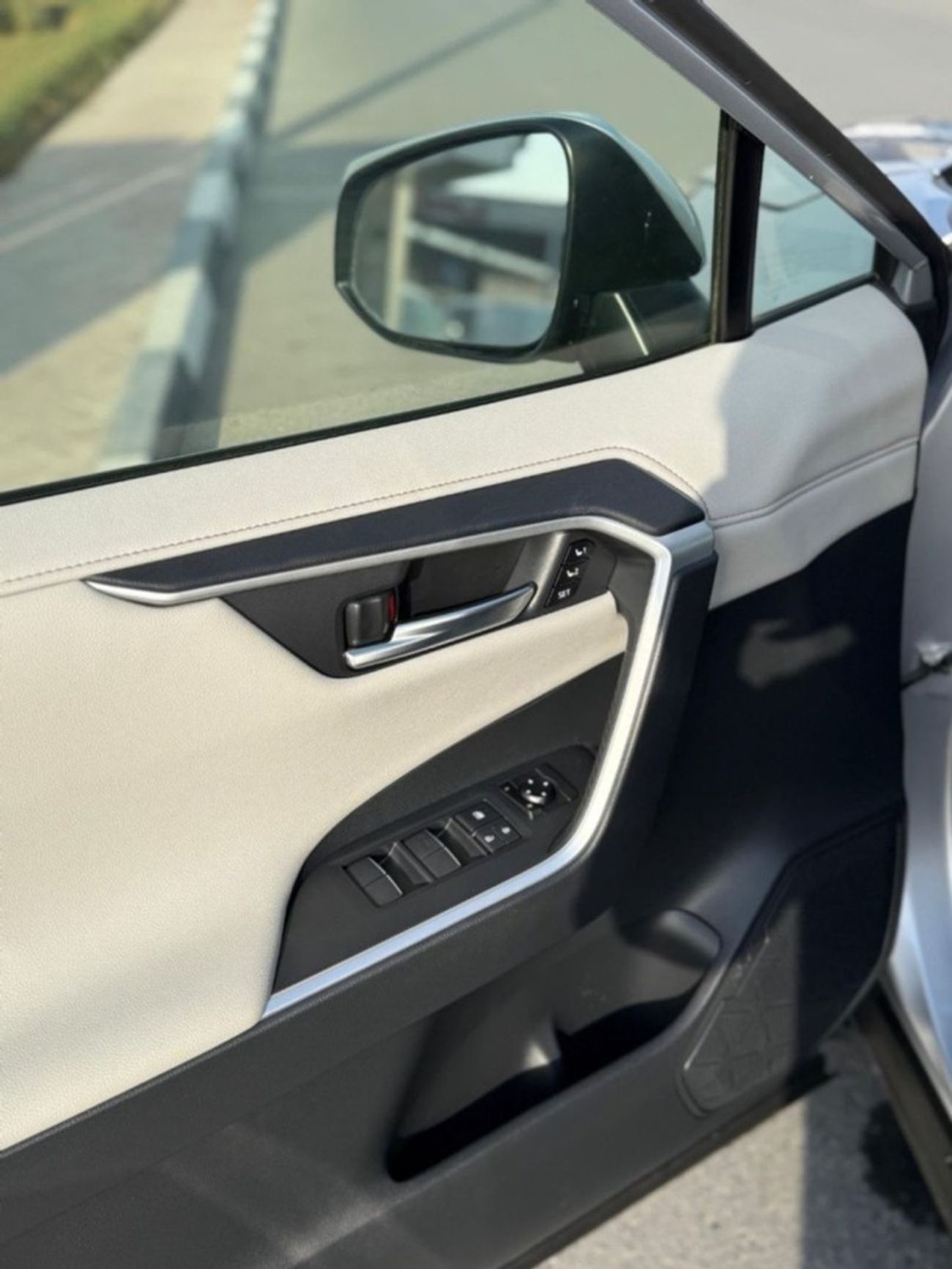 Toyota RAV4 Hybrid Limited panoramic, 360 camera Full Option