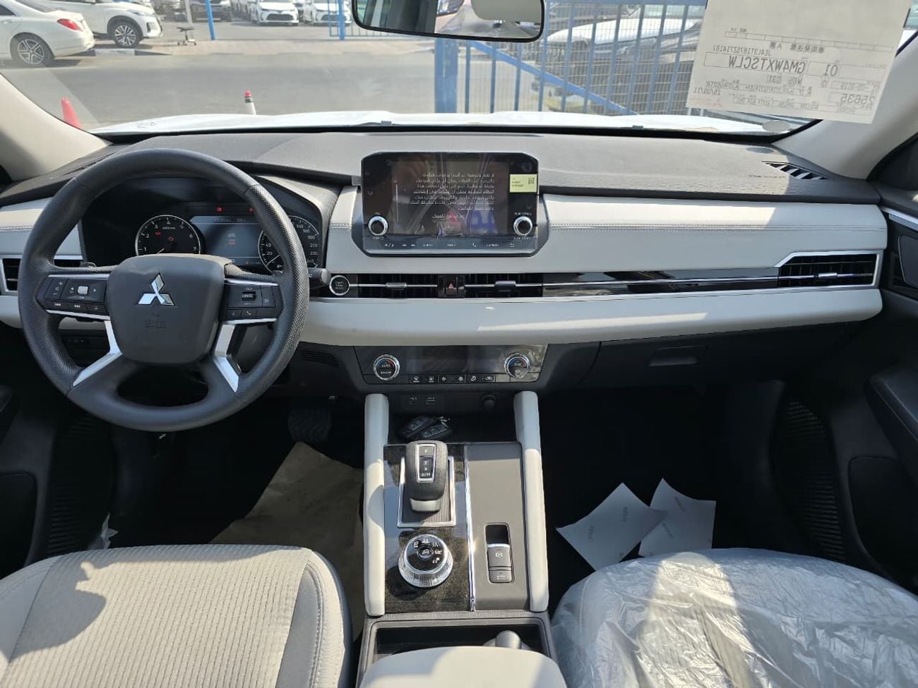 ميتسوبيشي آوتلاندر M-LINE 2.5L 2026