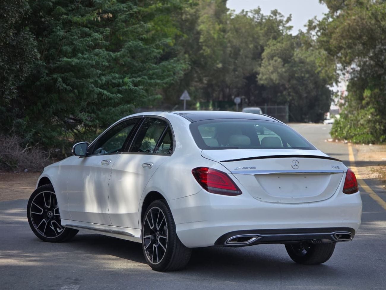 مرسيدس بنز C 300 Premium 2.0L