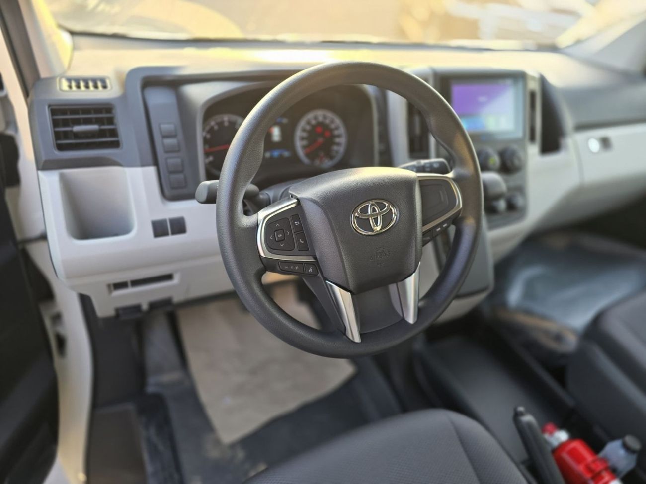 Toyota Hiace 3.5L PETROL A/T 12 SEATER PASSANGER VAN