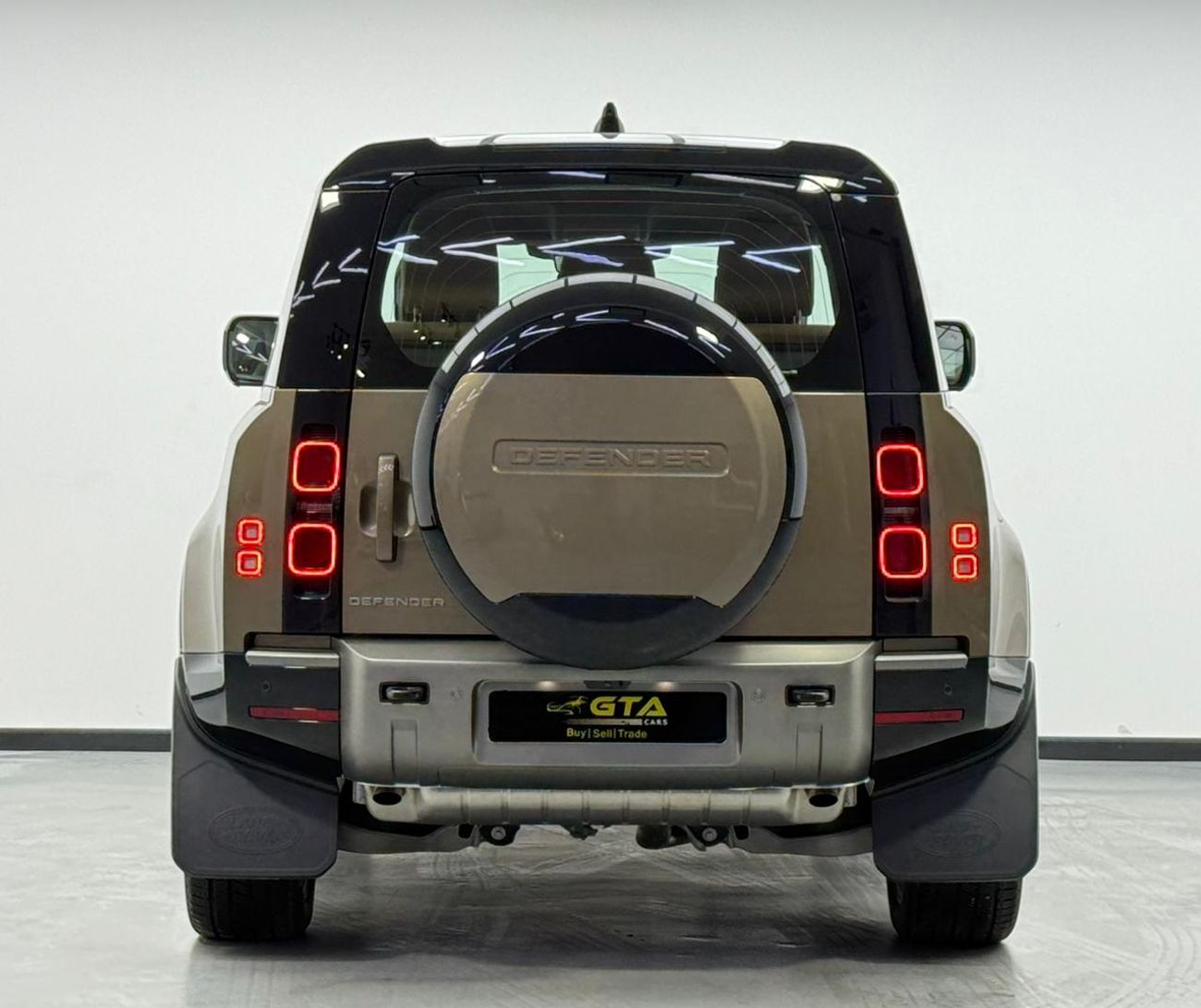 لاند روفر ديفندر P400 90 X-Dynamic HSE 3.0L (5 Seater) 2025 Land Rover Defender 90 P400 X-Dynamic, 3.0L Turbocharged 