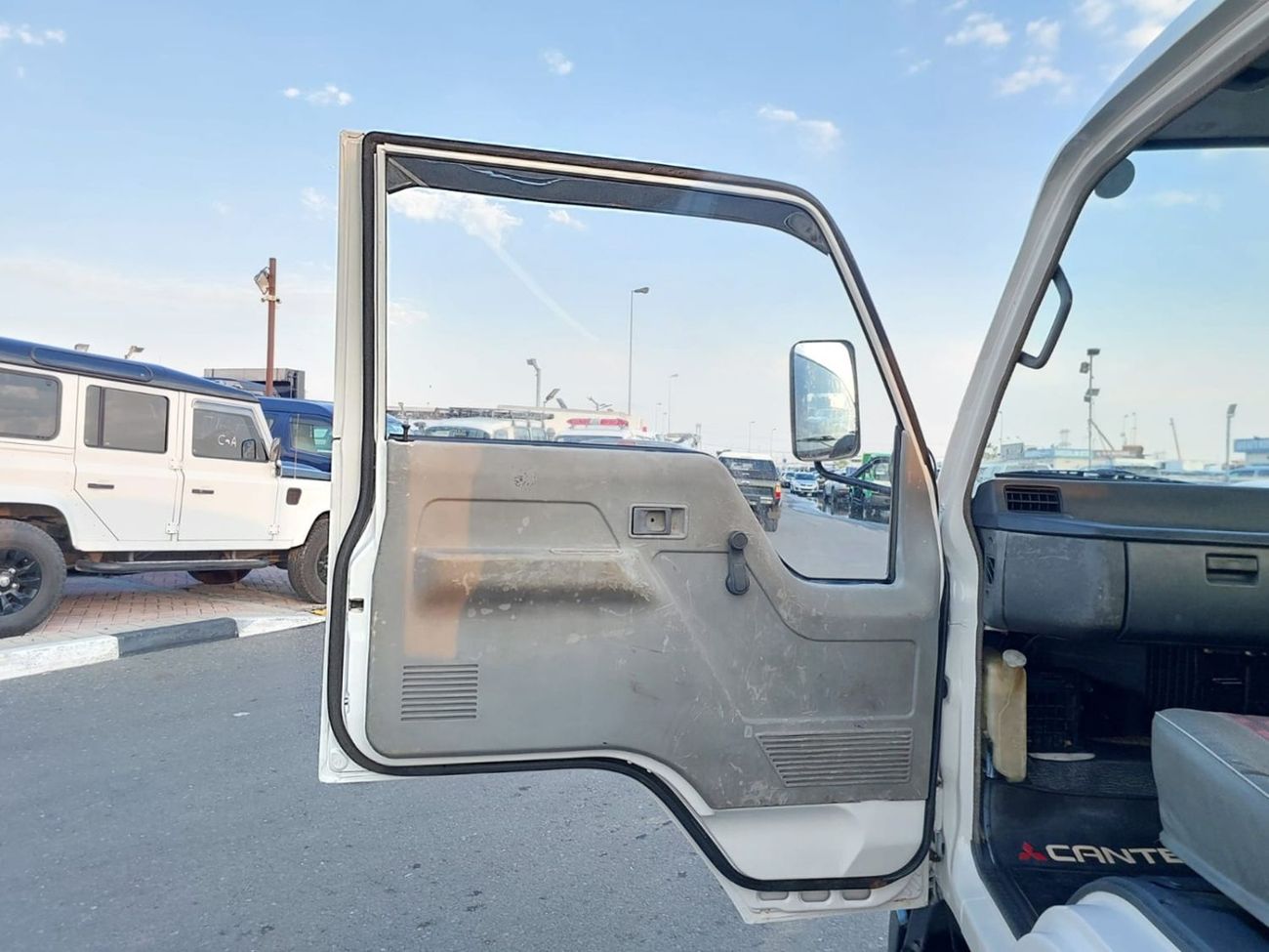 ميتسوبيشي فوسو كانتير MITSUBISHI CANTER TRUCK RHD 1989 MODEL 4.2 L DIESEL MANUAL(PM22881)