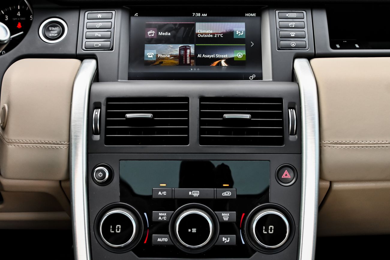 Land Rover Discovery Sport HSE Luxury | 3,033 P.M | 0% Downpayment | Magnificient Condition!