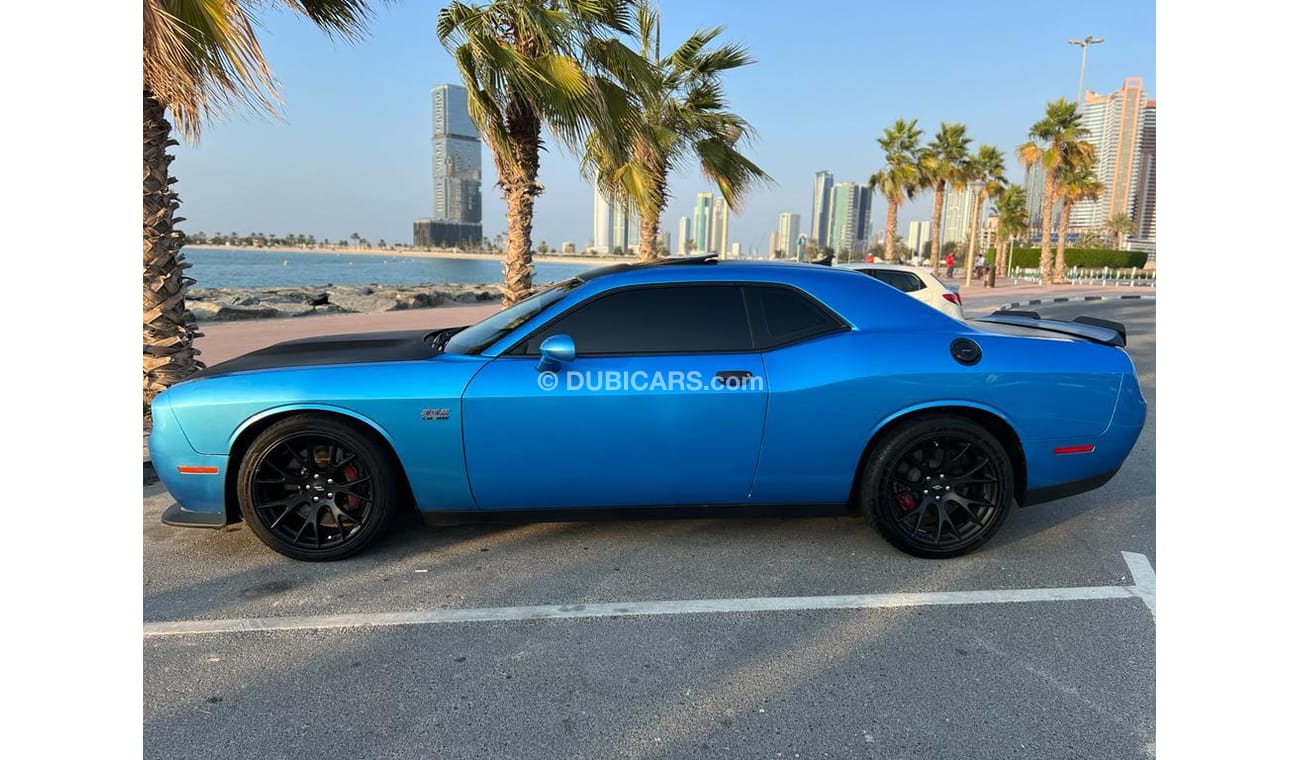 Dodge Challenger Dodge Challenger SRT-392 2018 Full Options (km/h)