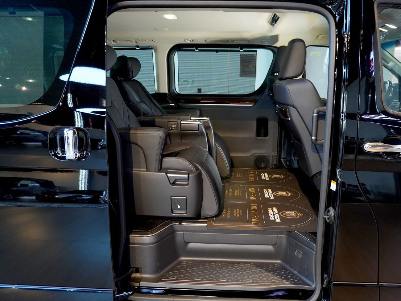 Toyota Granvia 3351 | Brand New I Toyota Granvia Premium | 2026 | 3 Years Agency Warranty & Service Contract