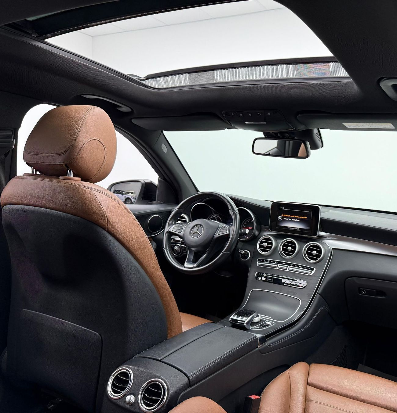 Mercedes-Benz GLC 250 4MATIC 2.0L 2016 Mercedes Benz GLC250 AMG 4MATIC, Service History, Excellent Condition, GCC