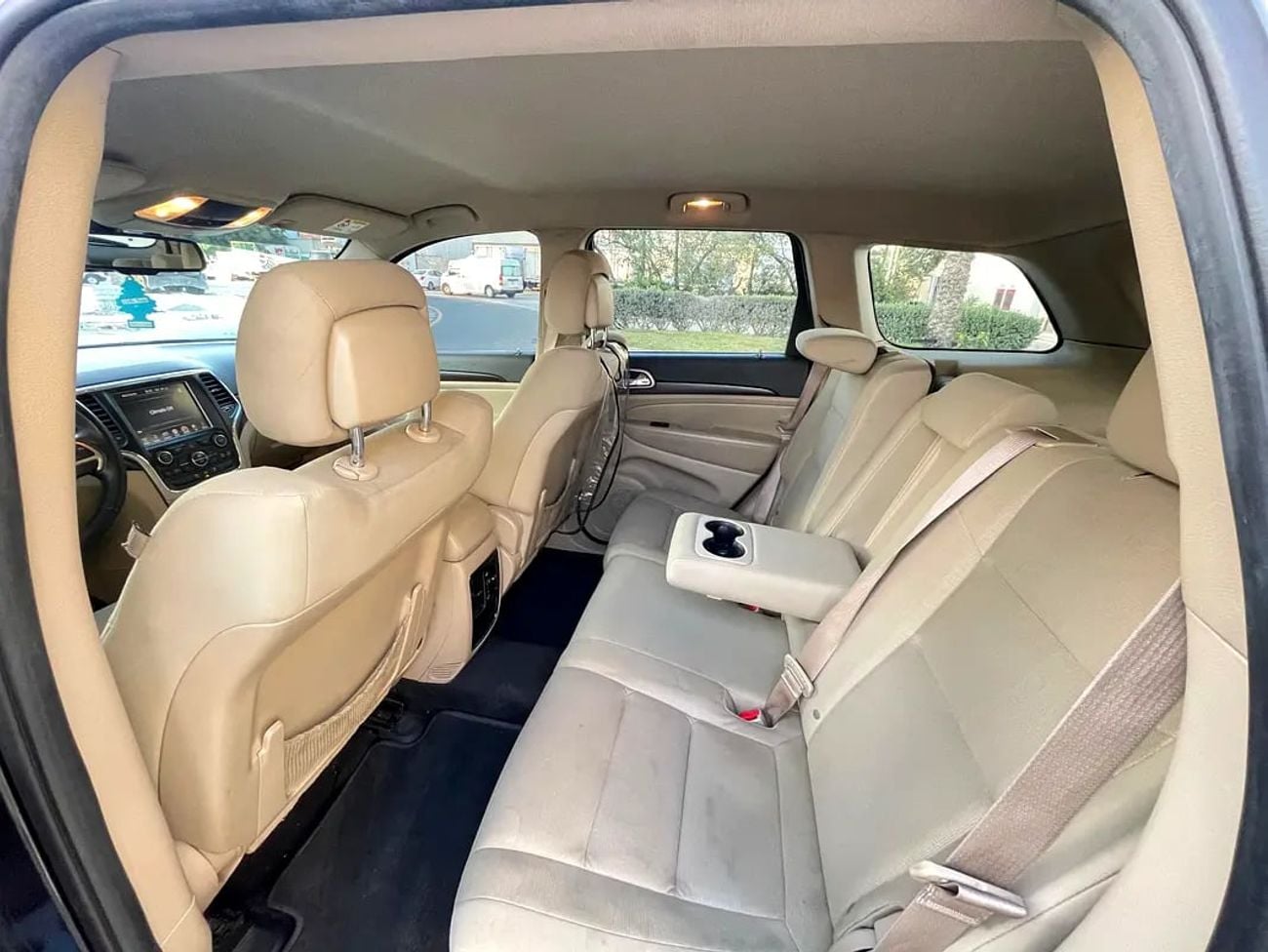 Jeep Grand Cherokee Laredo 3.6L RWD GCC Specs Laredo - Well Maintained