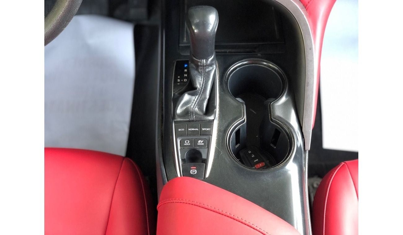 Toyota Camry LE Hybrid 2.5L (TAKCI)